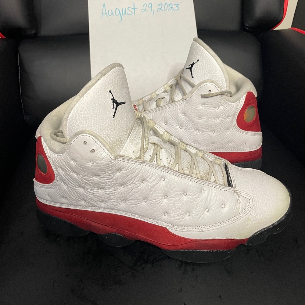 Jordan 13 Chicago size 13 100% authentic a great price point good condition